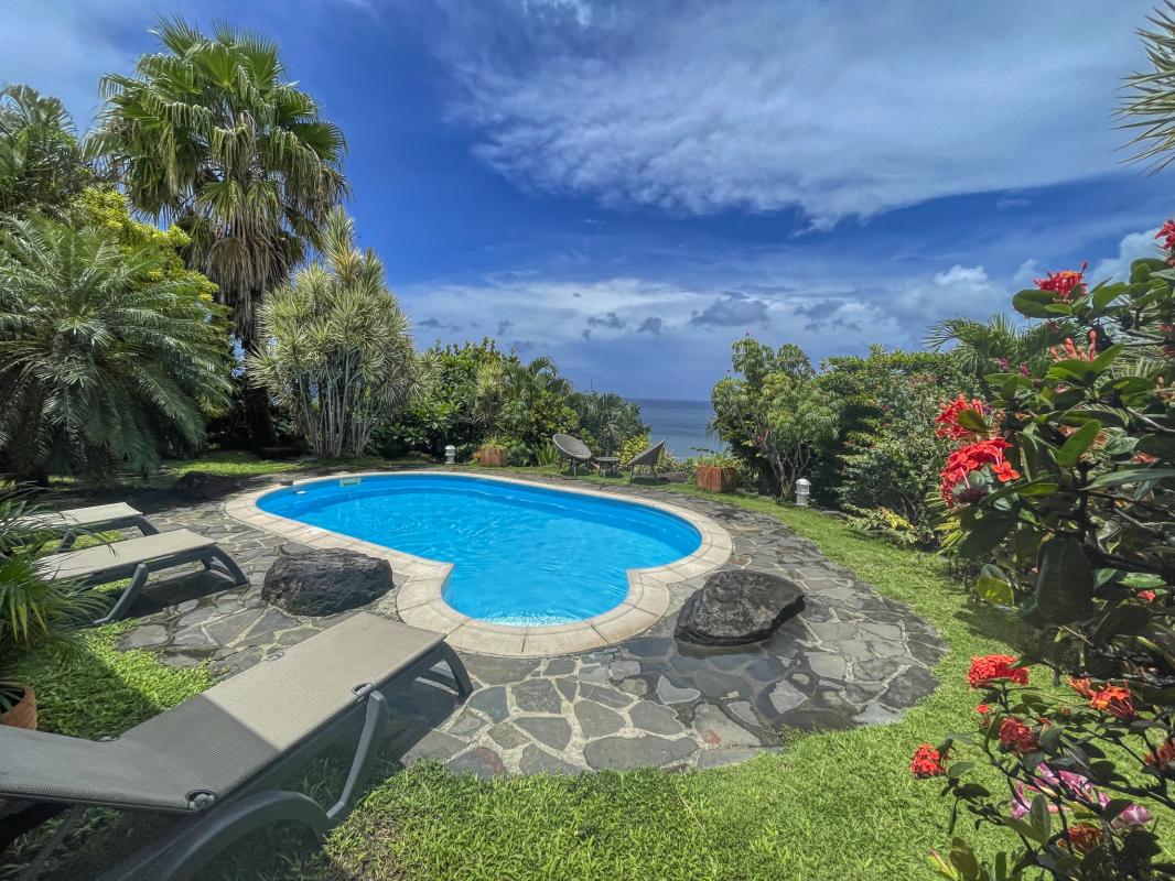 Villa Deshaies Guadeloupe__Piscine et mer